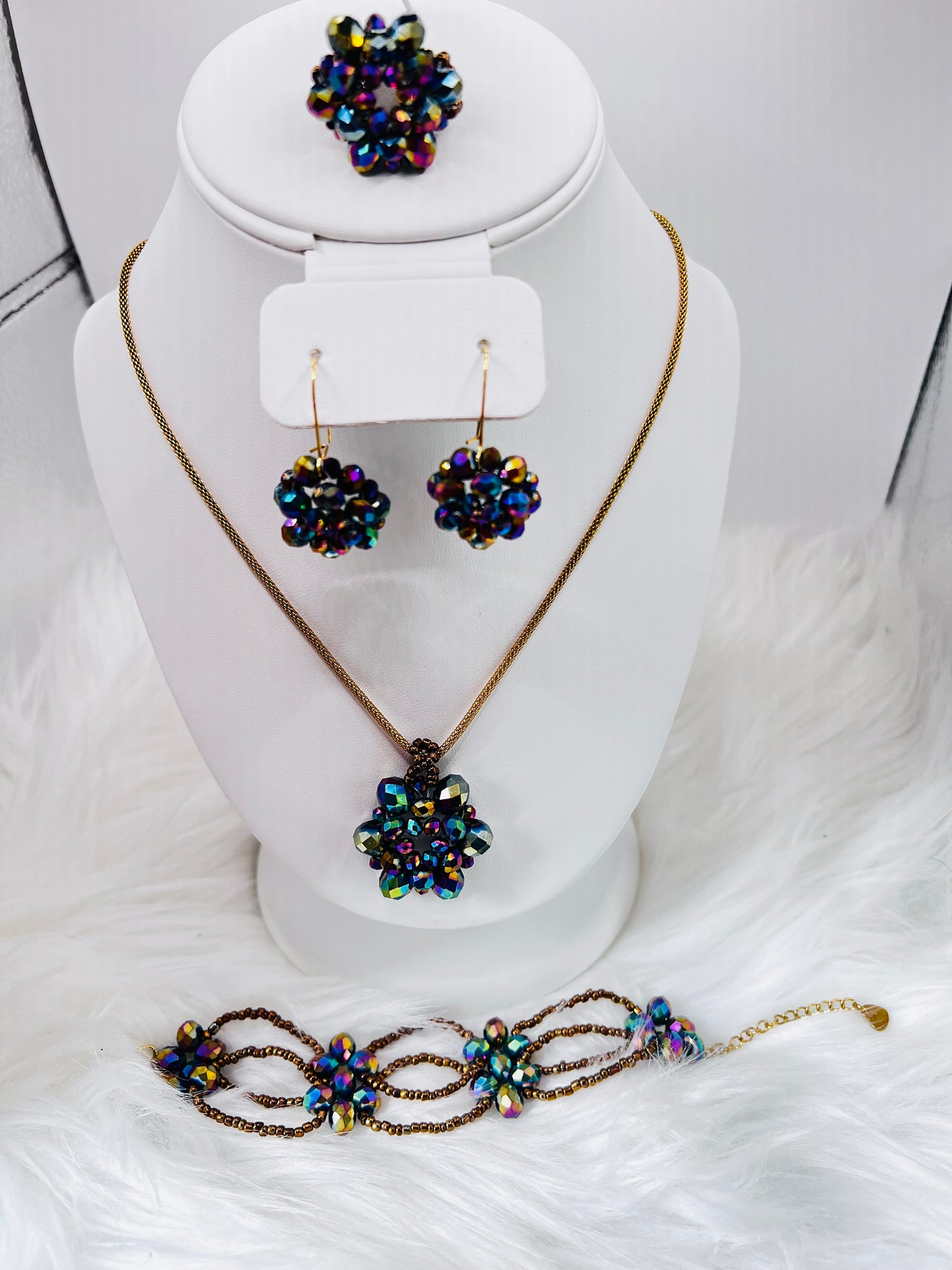 Iridescent Crystal Flower Jewelry Set Gold-Plated Elegance