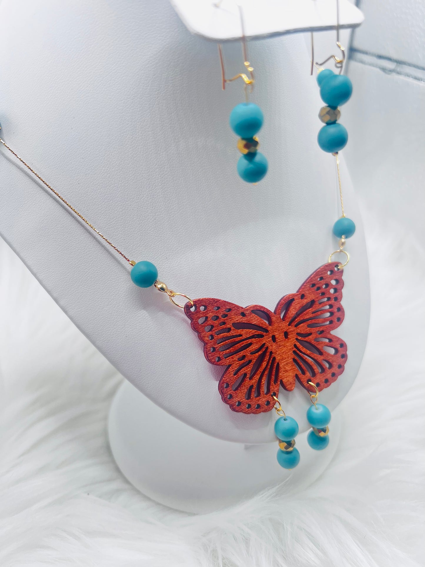 Butterfly Elegance Gold-Plated Necklace & Turquoise Bead Earring Set