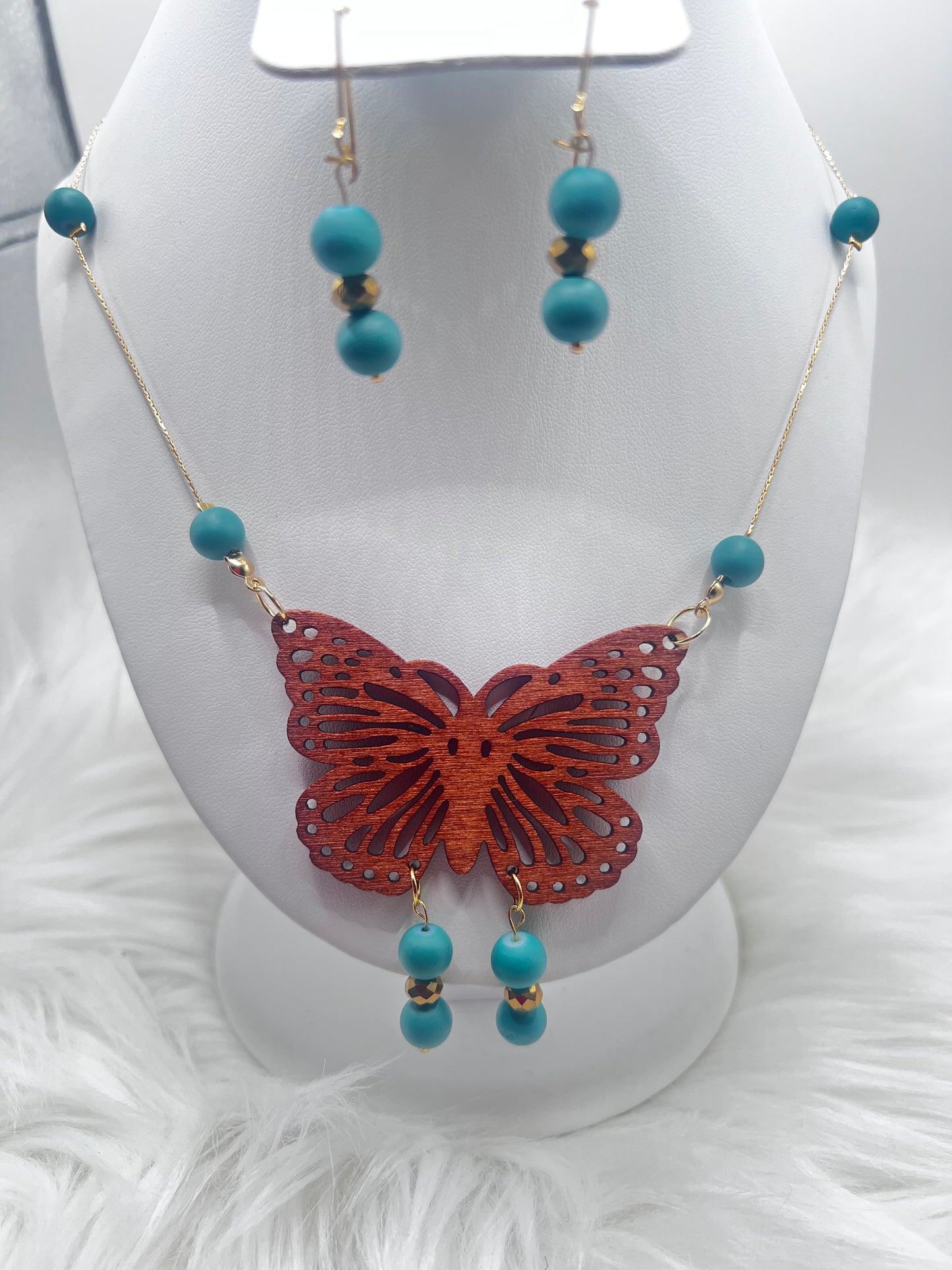 Butterfly Elegance Gold-Plated Necklace & Turquoise Bead Earring Set