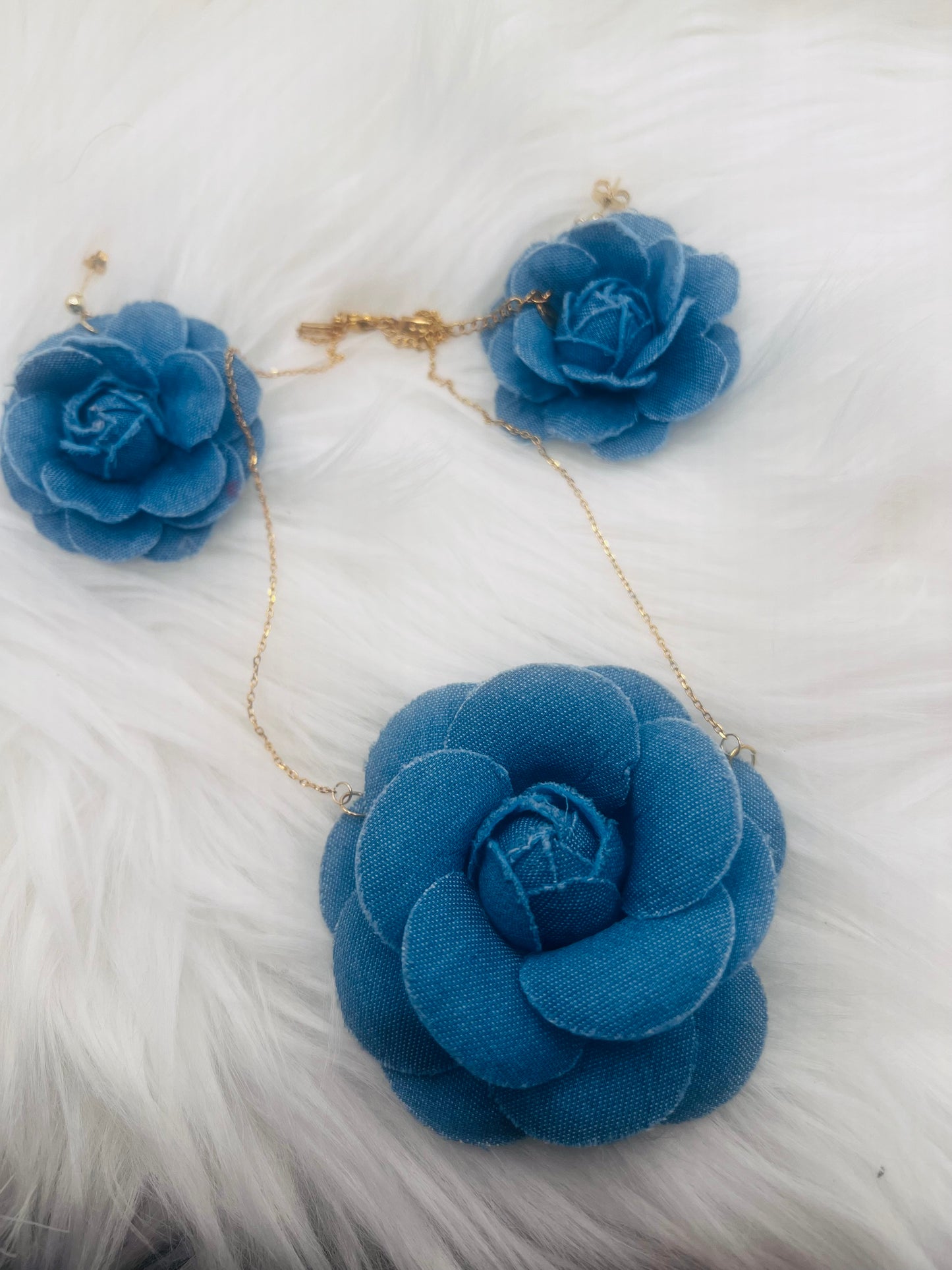 Denim Rose Jewelry Set with Gold-Plated Stainless Steel Chain